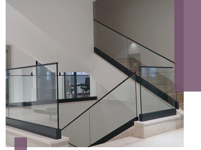 Стеклянные перила премиум-класса с установкой в Челябинске