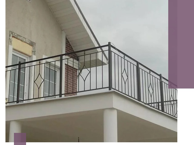 Изготовление балконных ограждений в Челябинске из металла и стекла