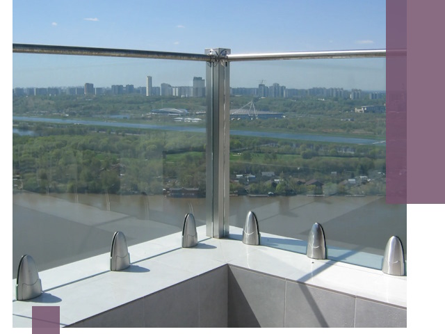 Стеклянные парапеты премиум класса в Челябинске для домов и бизнесов